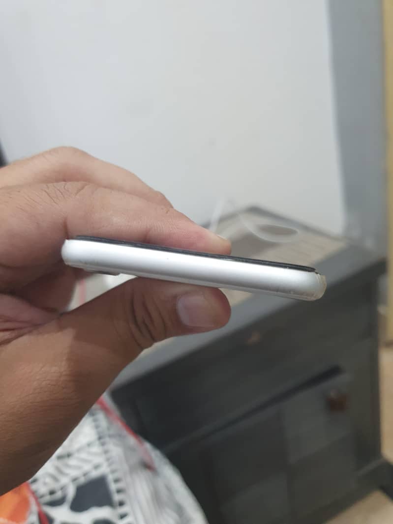 Apple iPhone SE 6