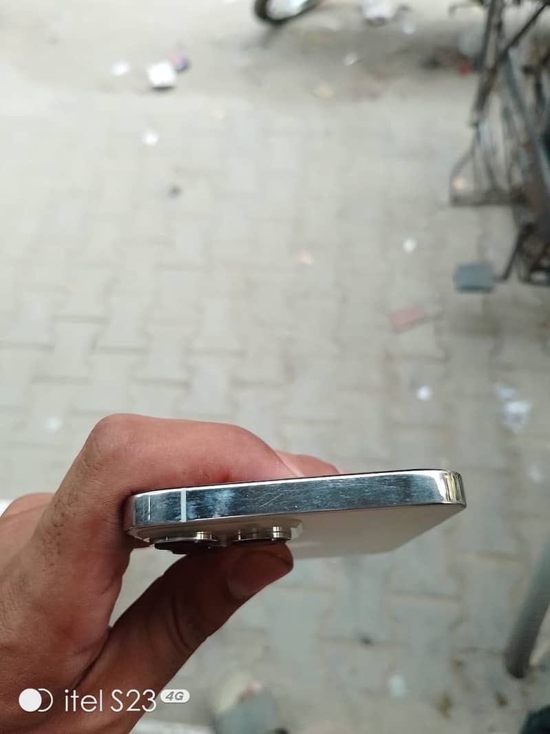 Apple iPhone 13 Pro Max 1