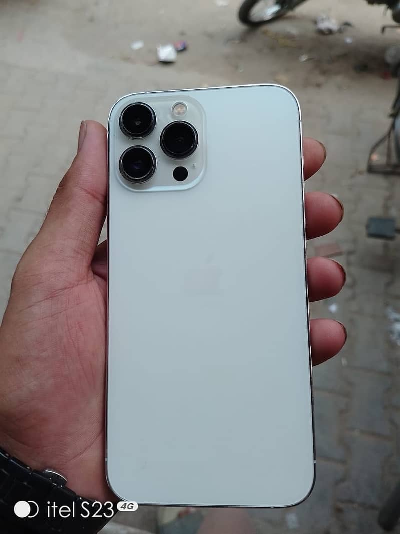Apple iPhone 13 Pro Max 5