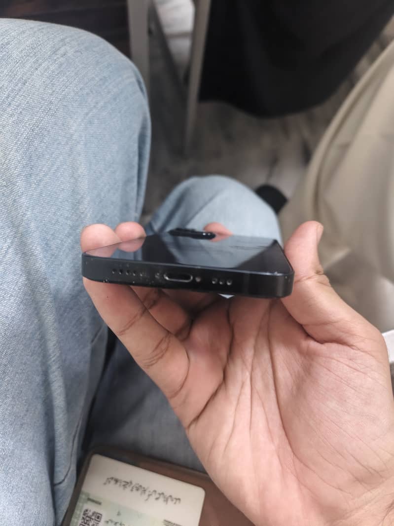 Apple iPhone 13 2