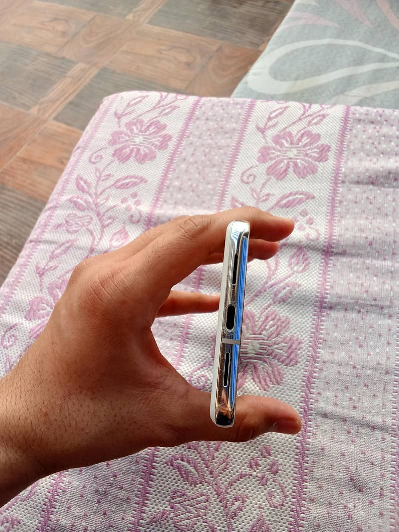Google Pixel 8 Pro 4