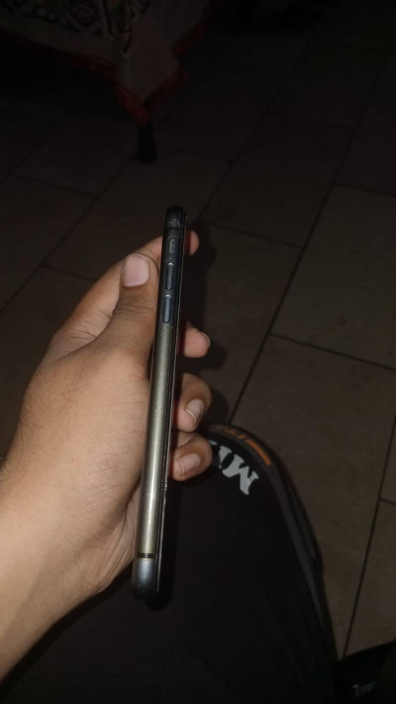 Apple iPhone 11 1