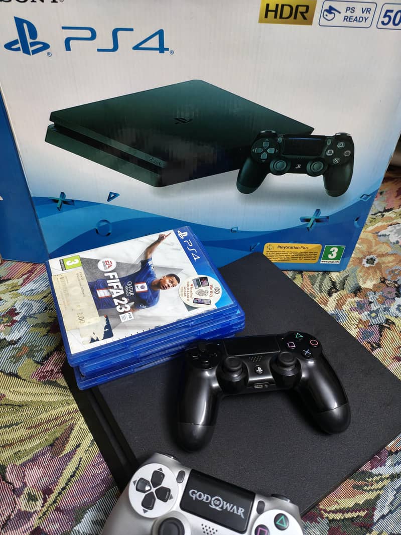 PS4 slim 4