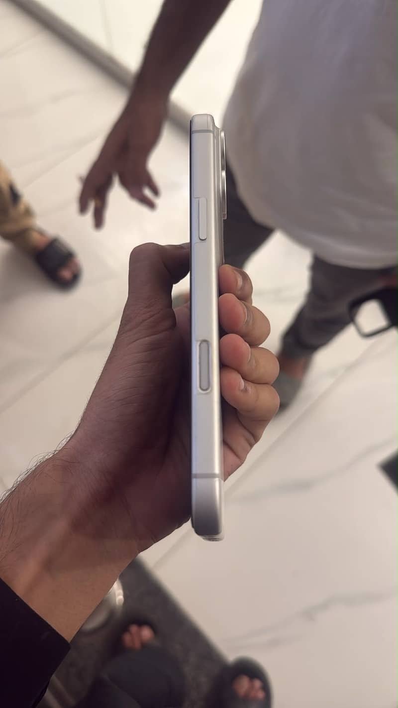 Apple iPhone 17 Pro Max 2