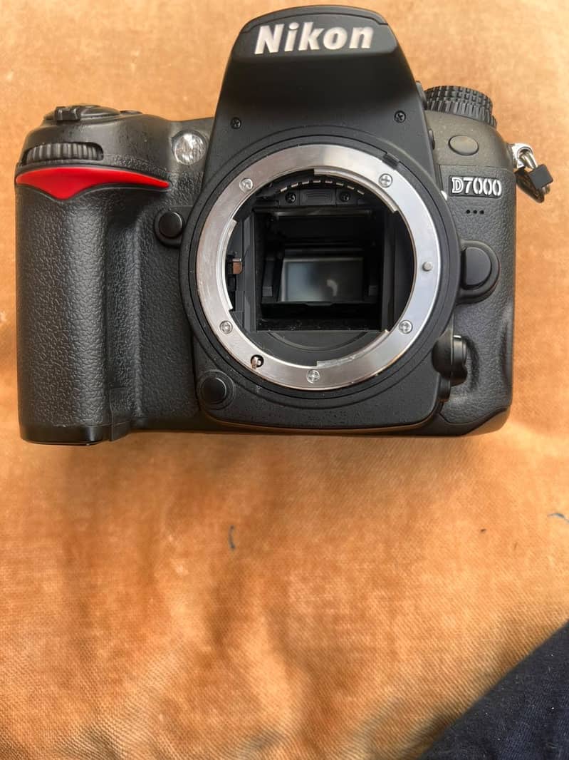 Nikon D7000 0