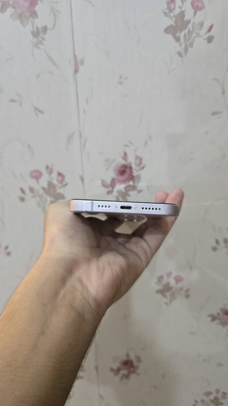 Apple iPhone 14 plus 3