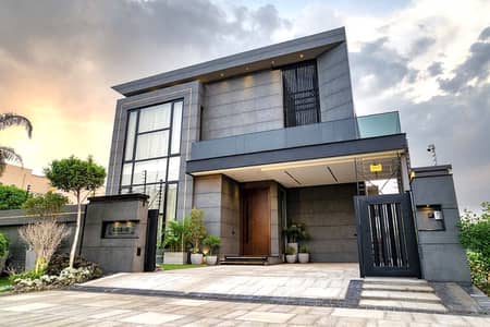 100% ORIGNAL 5 MARLA EYE CATCHING SUPERB LUXURY BUNGALOW FOR SALE ON TOP LOCATION