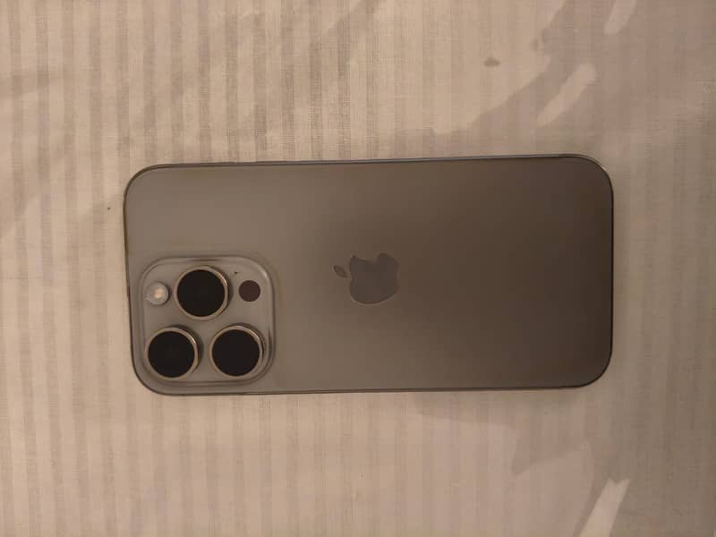 Apple iPhone 15 Pro 3