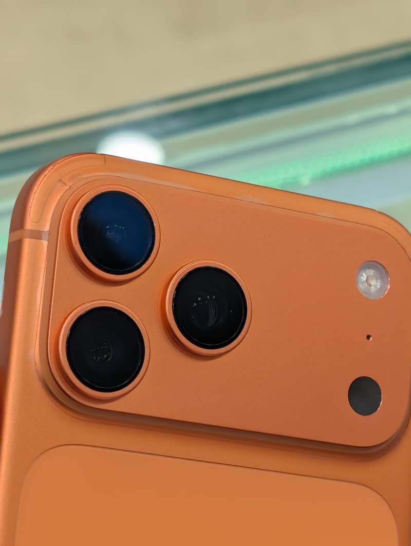 Apple iPhone 17 Pro Max 6