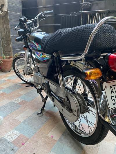 Honda CD 70 black