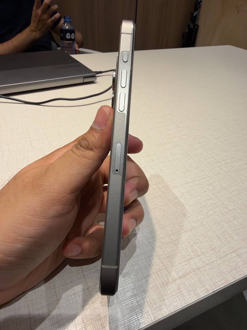 Apple iPhone 15 Pro Max 5