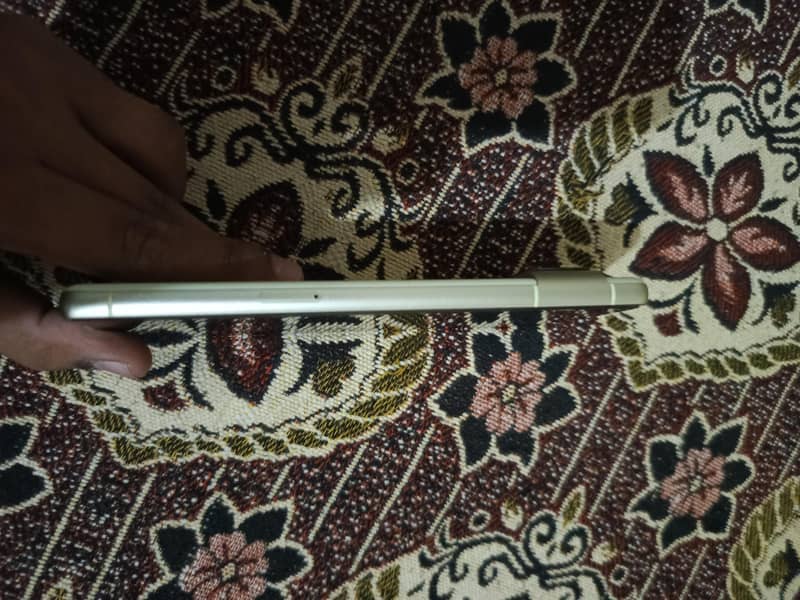 Google Pixel 7 4