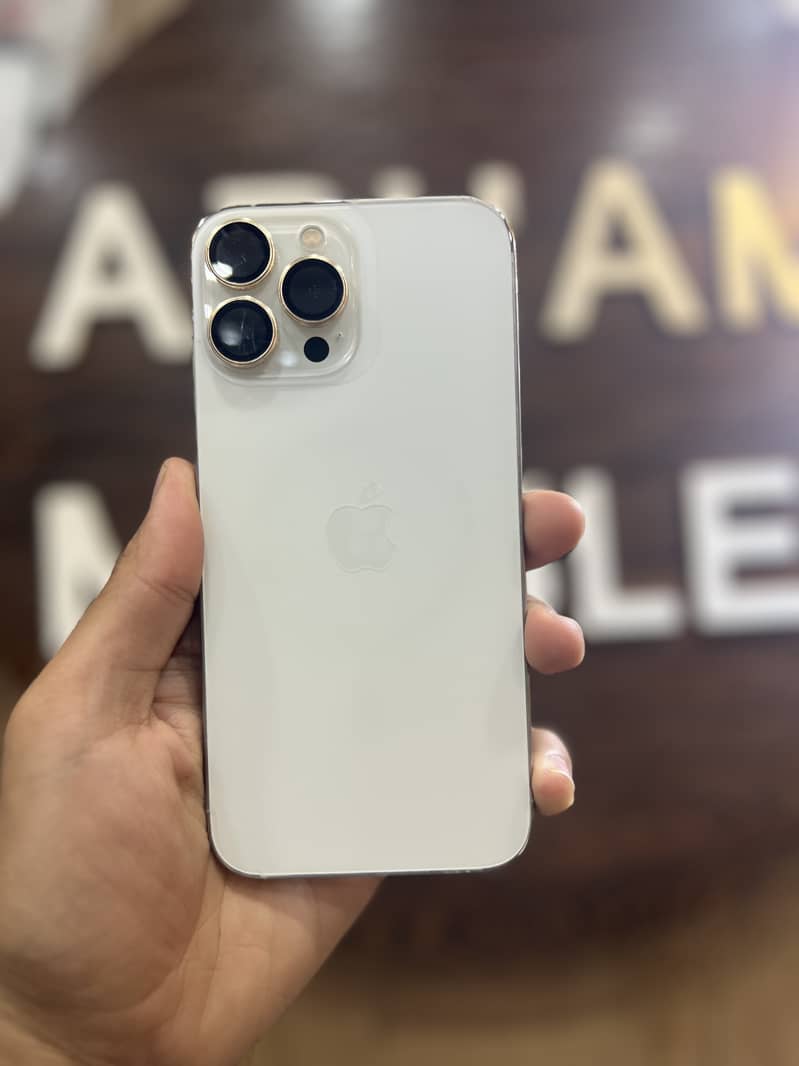 Apple iPhone 13 Pro Max 4