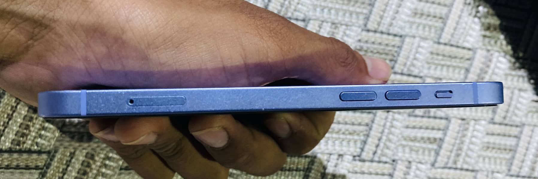 Apple iPhone 12 4
