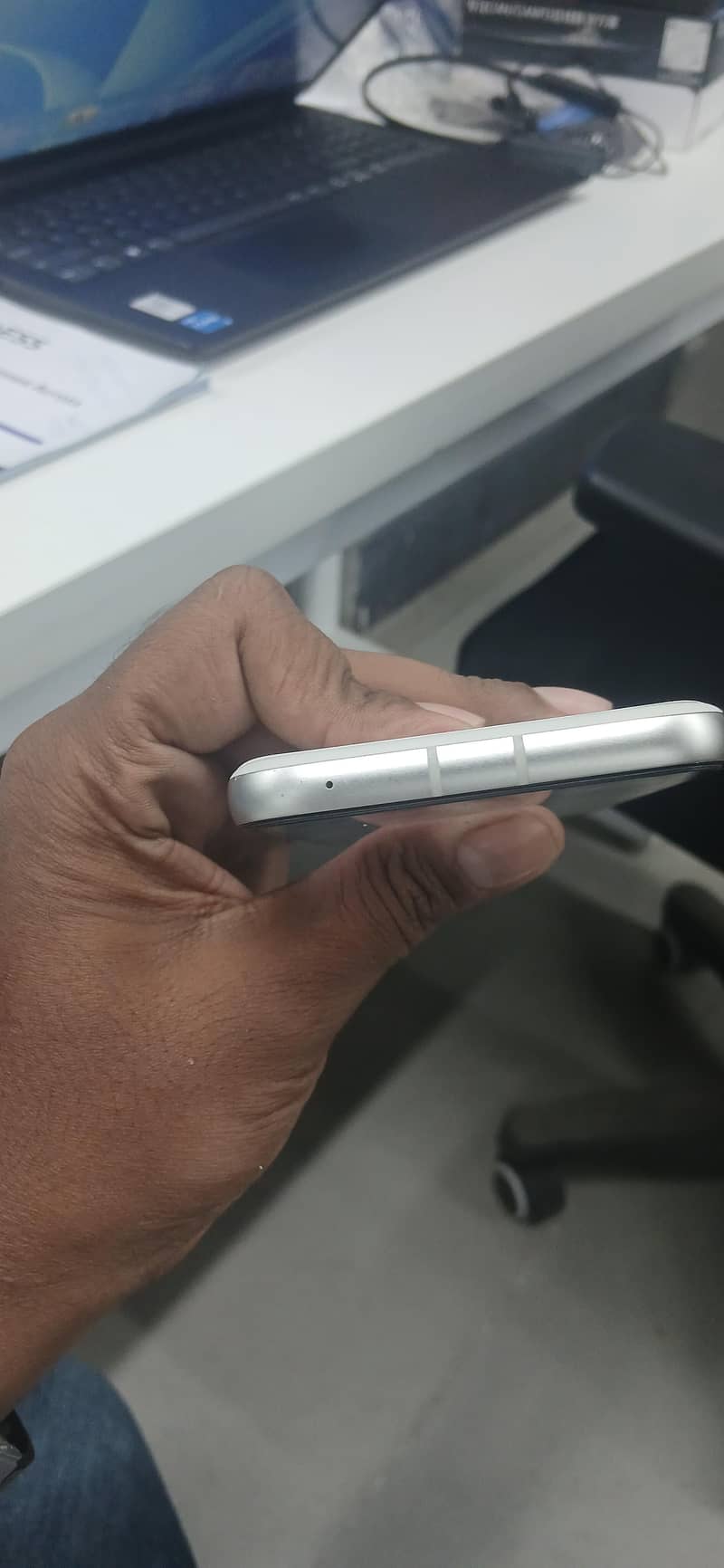 Google Pixel 8a 3