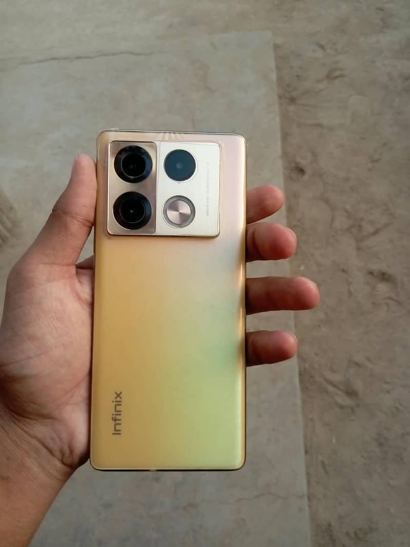 Infinix Note 40 Pro 0