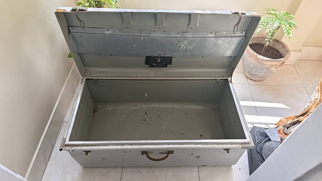 Trunk Peti 1