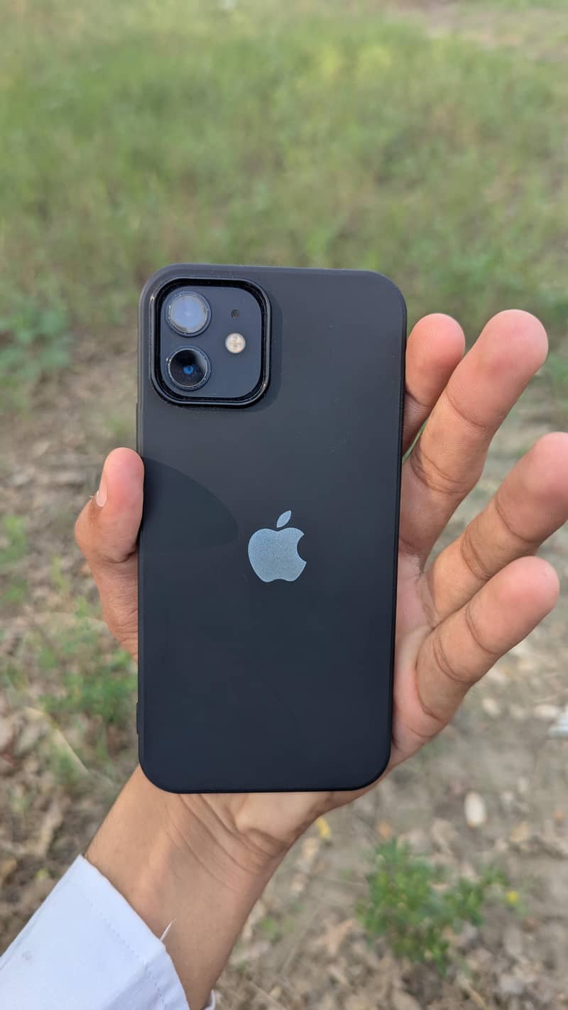 Apple iPhone 12 1