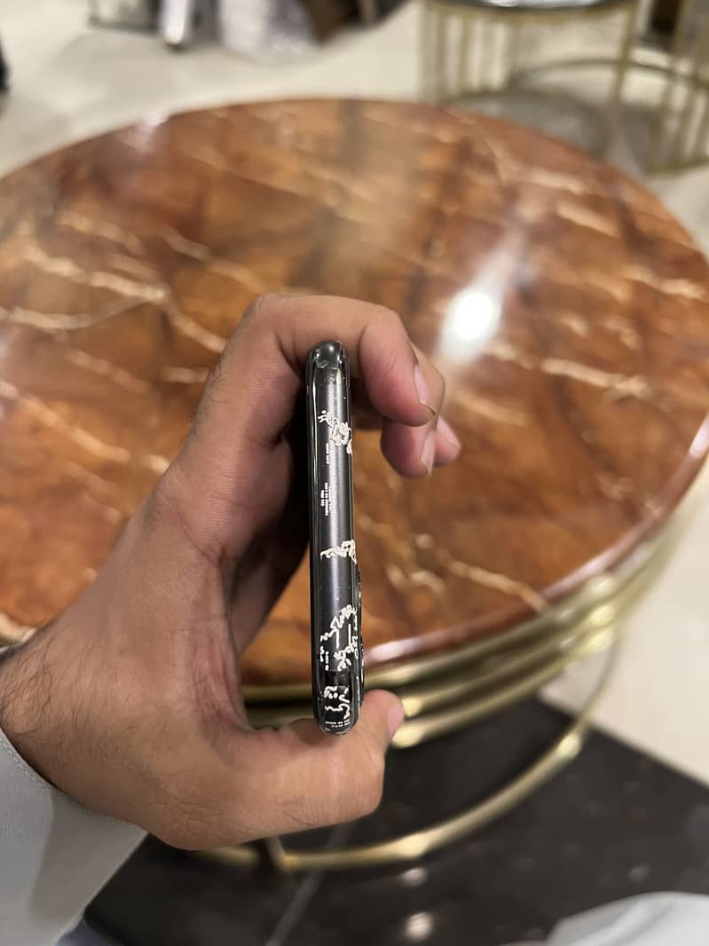 Apple iPhone 11 Pro Max 0