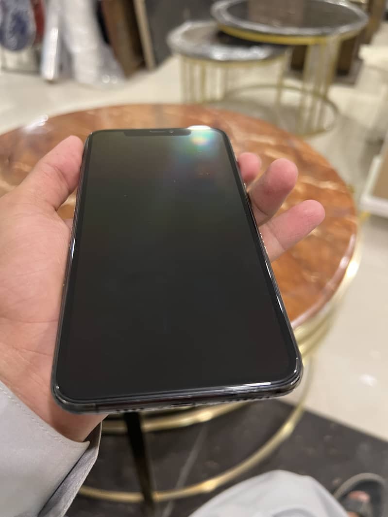 Apple iPhone 11 Pro Max 1