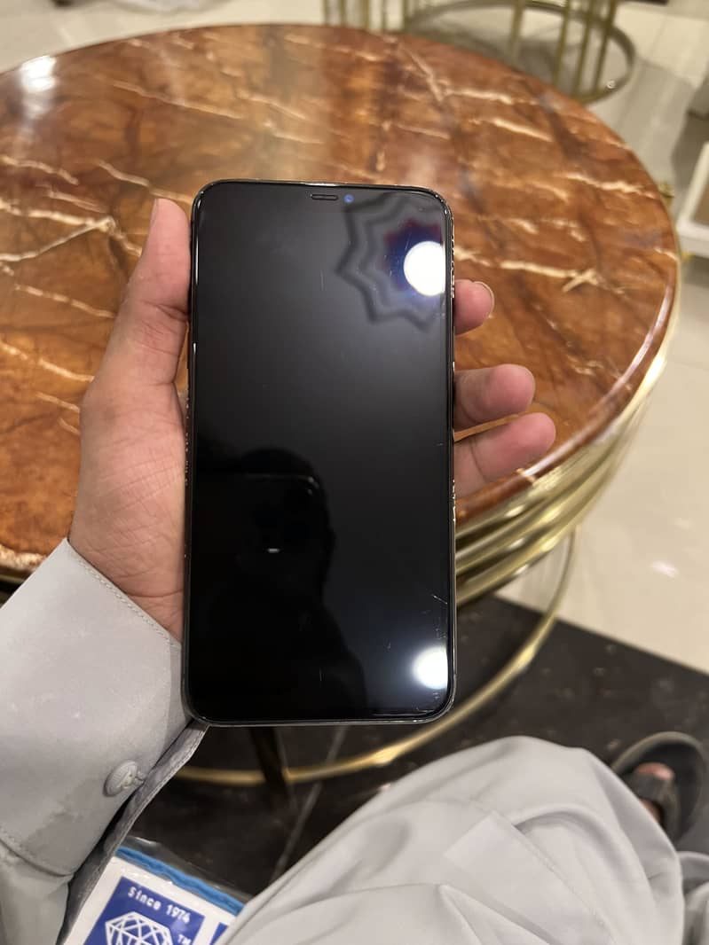 Apple iPhone 11 Pro Max 7