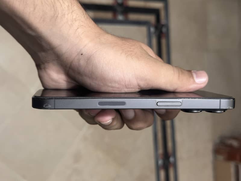 Apple iPhone 13 Pro 2