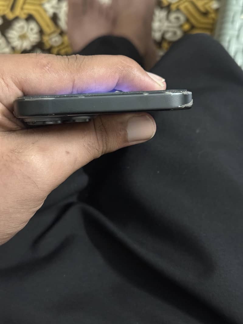 Apple iPhone 15 plus 1