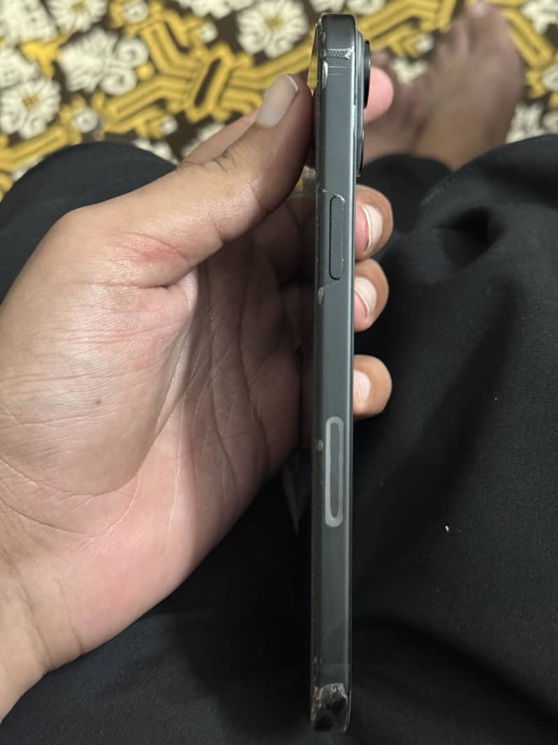 Apple iPhone 15 plus 3
