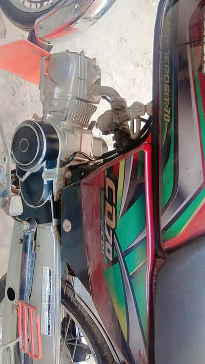 honda 70 2022 model one hand use koi b kam ni hony wala total jeniun h