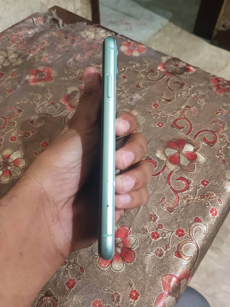Apple iPhone 11 6