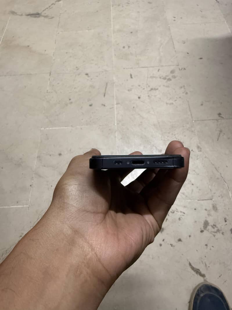 iPhone 12  mini 5