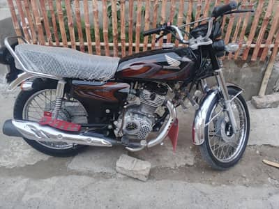 Honda 125 black