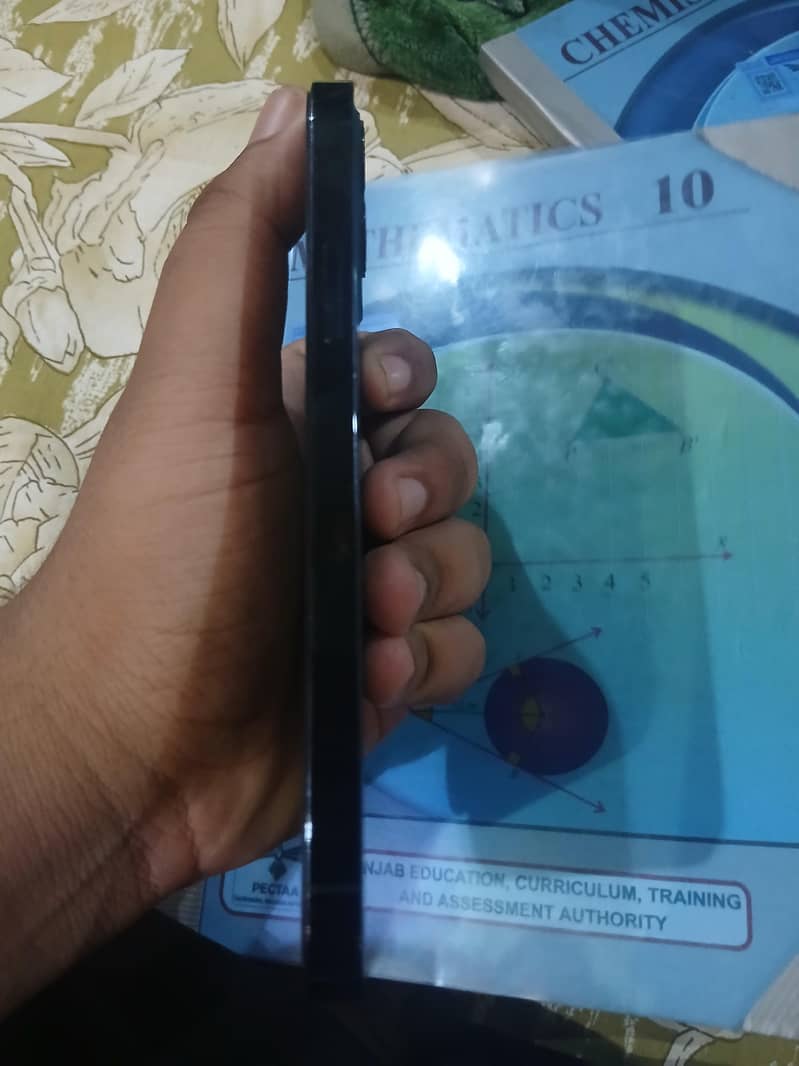 Apple iPhone 12 Pro 2