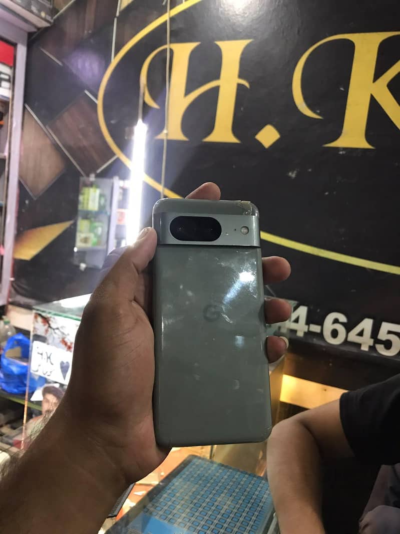 Google Pixel 8 1