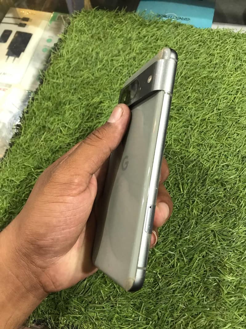 Google Pixel 8 2