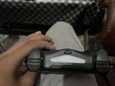 PS 4 controller urgent sale