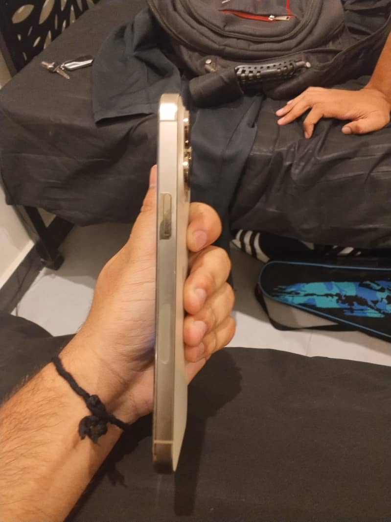 Apple iPhone 14 Pro Max 1