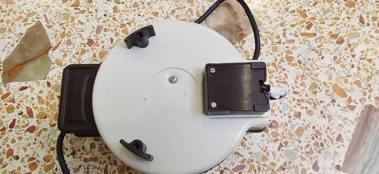 WAFFLE MAKER 2