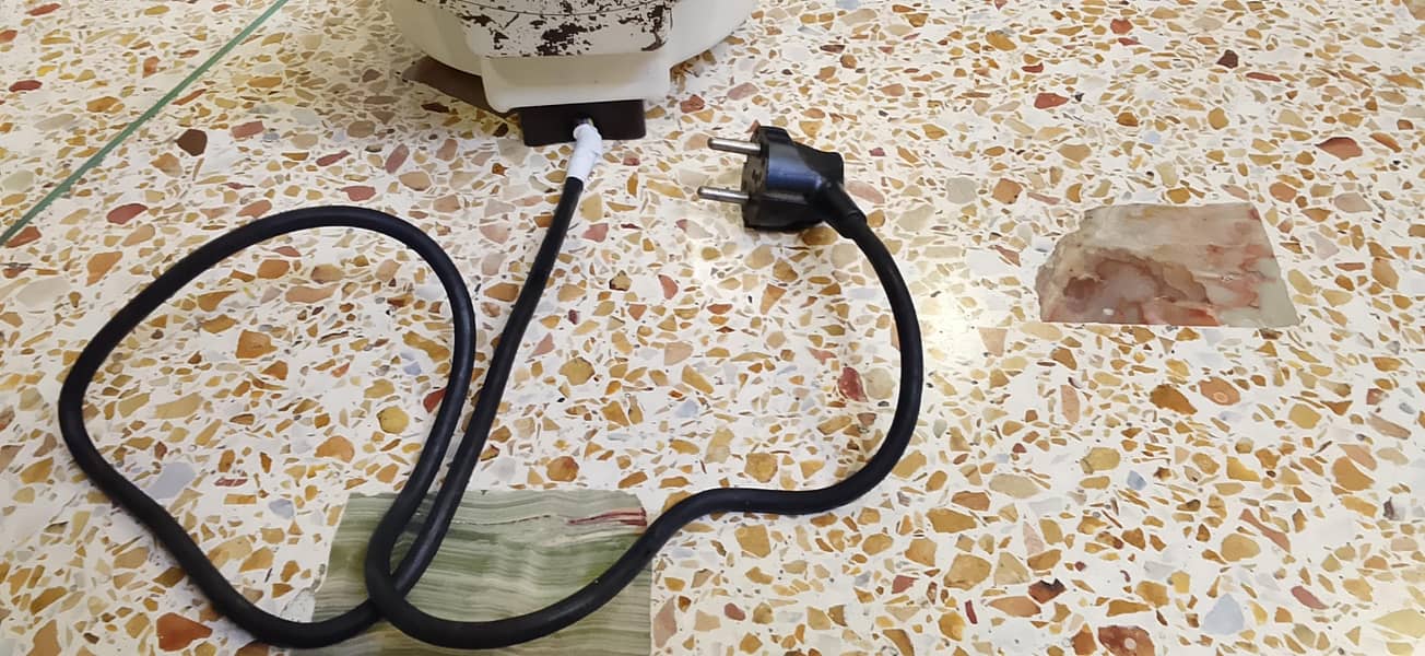 WAFFLE MAKER 4