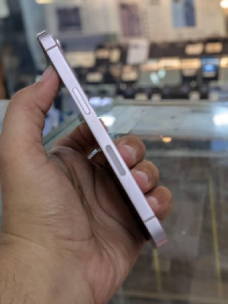 Iphone 13 pink 1