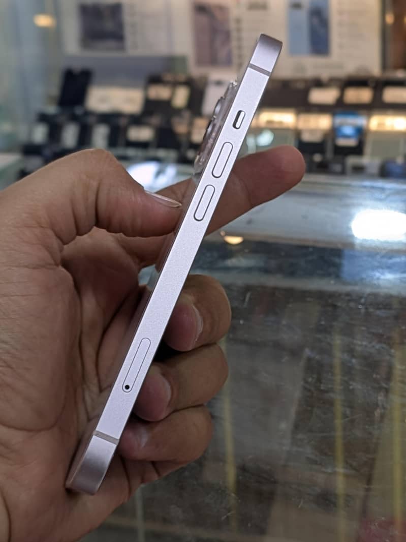 Iphone 13 pink 3