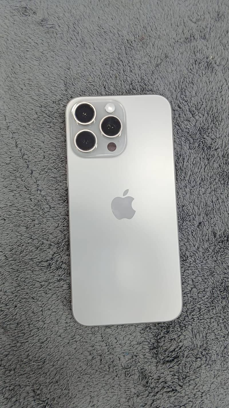 Apple iPhone 15 Pro Max 1