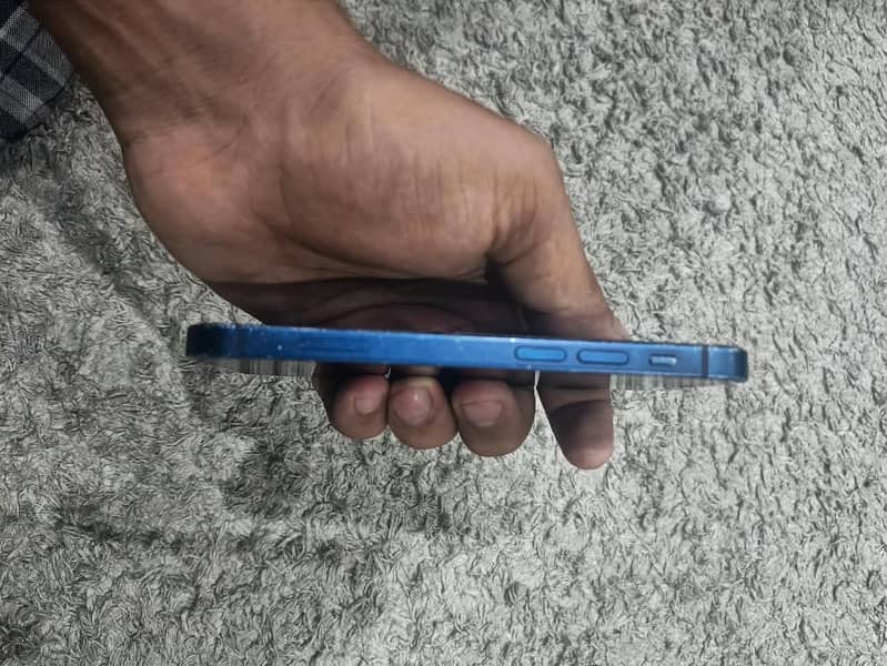 Apple iPhone 12 mini 9