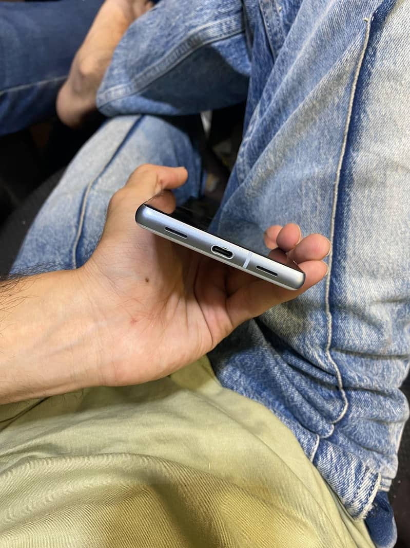 Google Pixel 7a 4