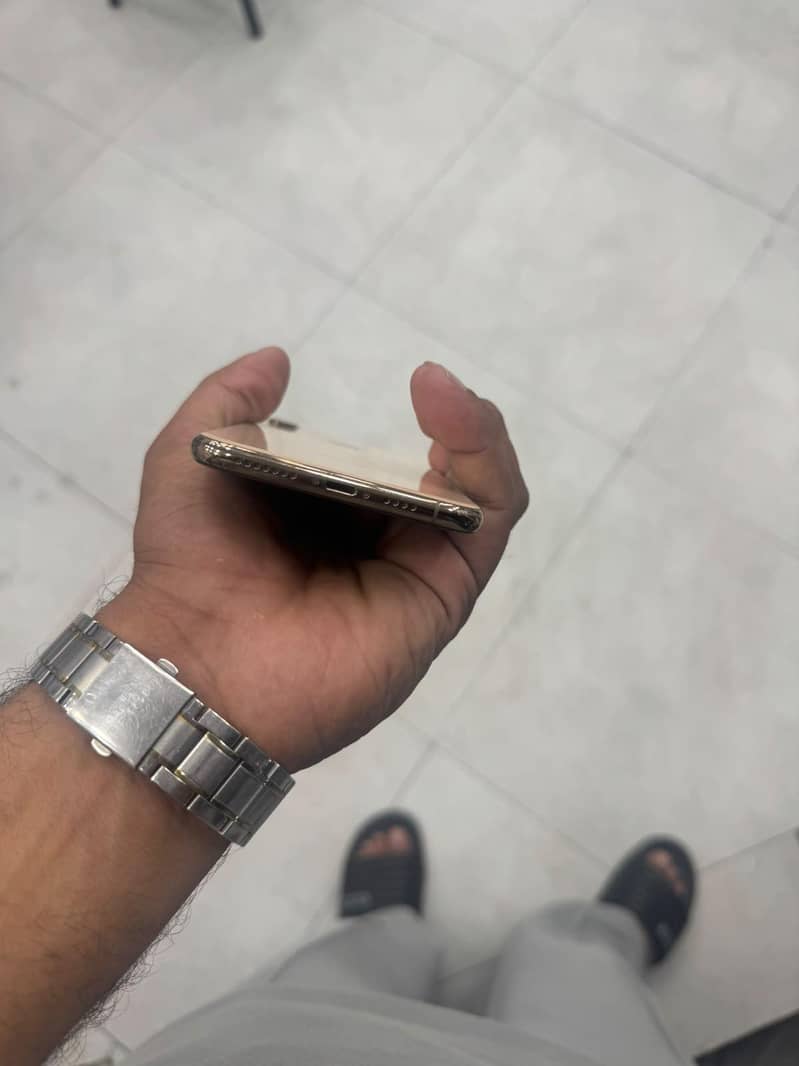 Apple iPhone XS Max 2