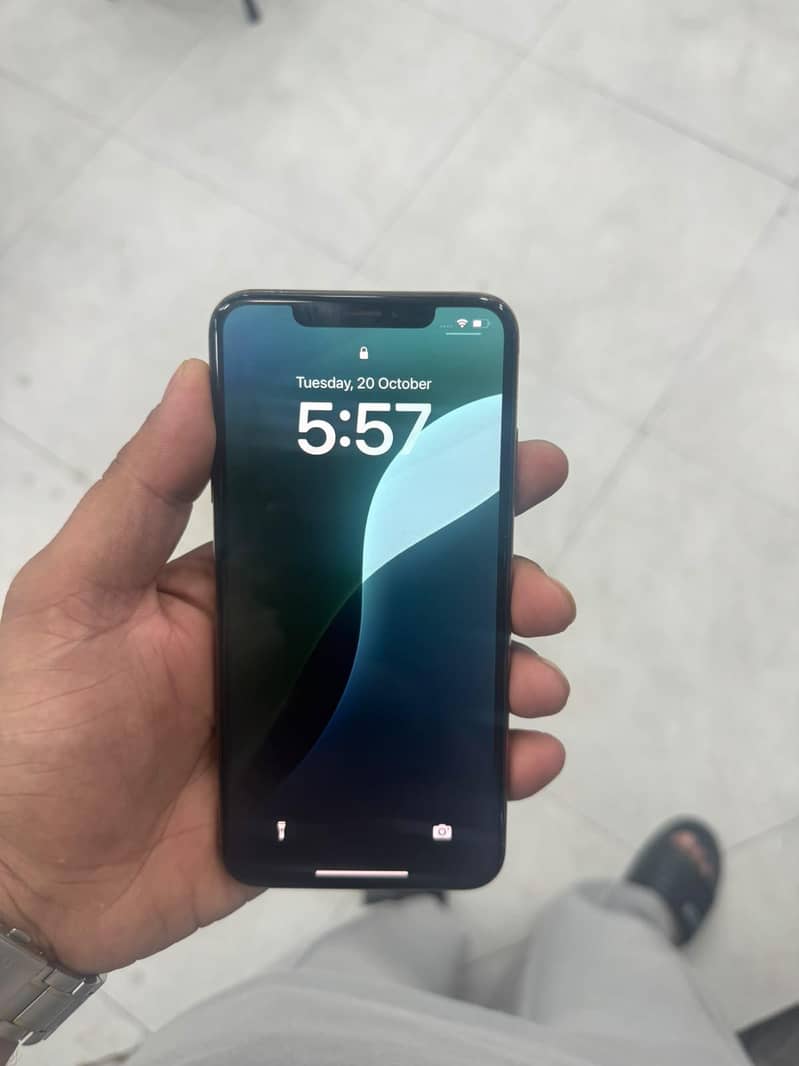 Apple iPhone XS Max 3