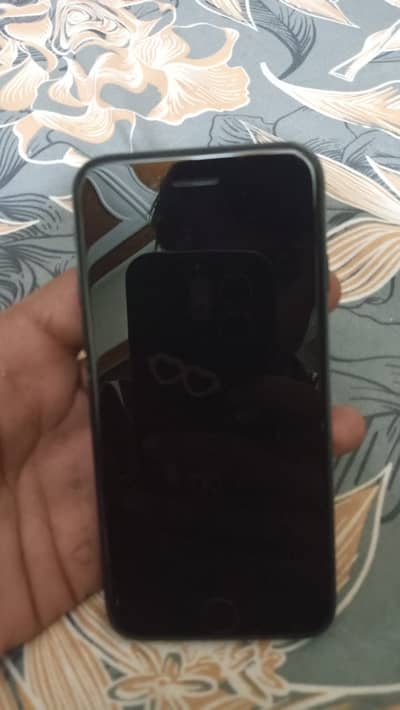 Apple iPhone SE