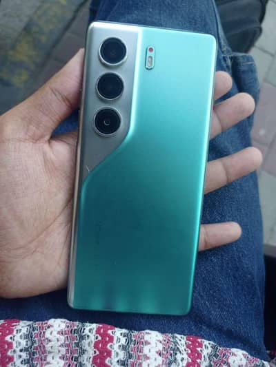 Tecno Camon 40 Pro---just 2 line in panel With box charger