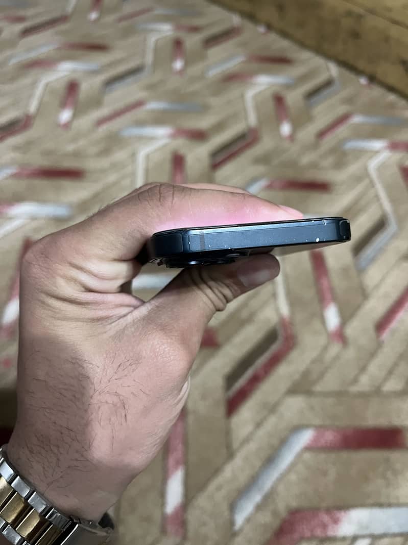iPhone 14 2