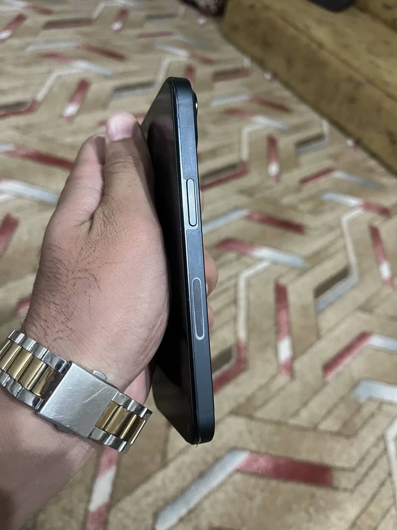 iPhone 14 4